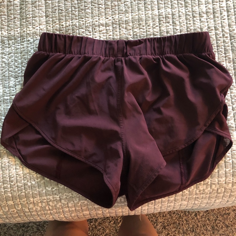 💫 RARE LULULEMON MAROON RUNNING SHORTS💫